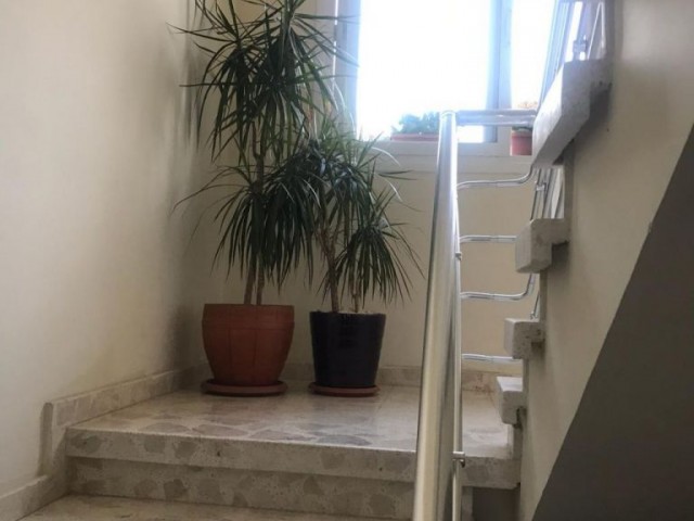 Lefkoşa Kumsal Müthiş Lokasyonda  3+1  Full Eşyalı Satılık Penthouse