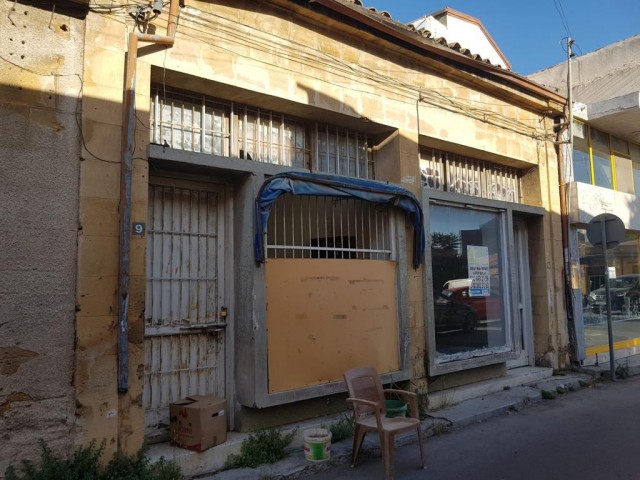 Einfamilienhaus Kaufen in Lefkoşa Surlariçi, Nikosia