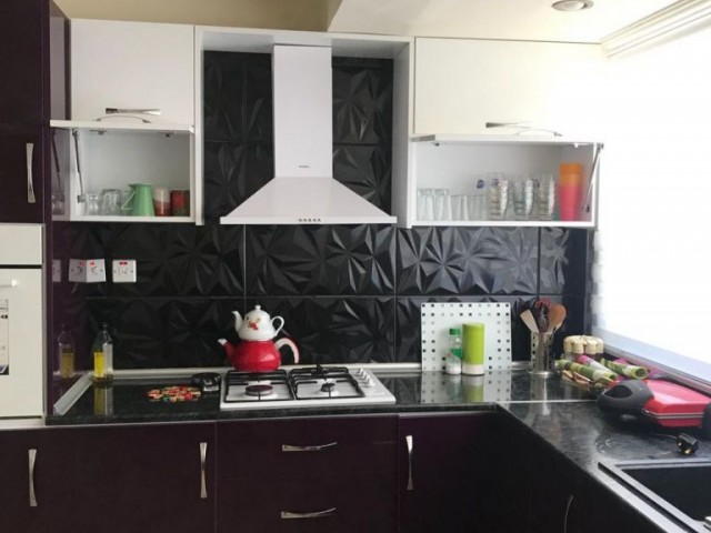 Köşklüçiftlik Dereboyu'nda Lux 3+2  Full Eşyalı Daire (185 m2)-İşyeri veya Konut için uygun