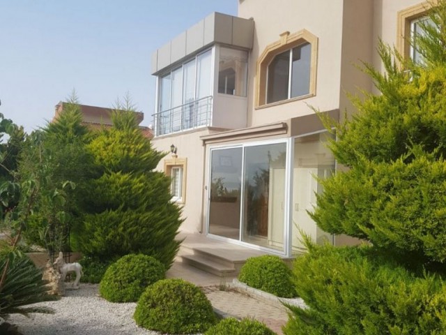 Muhteşem Dağ ve Deniz Manzaralı Günlük Kiralık Villa