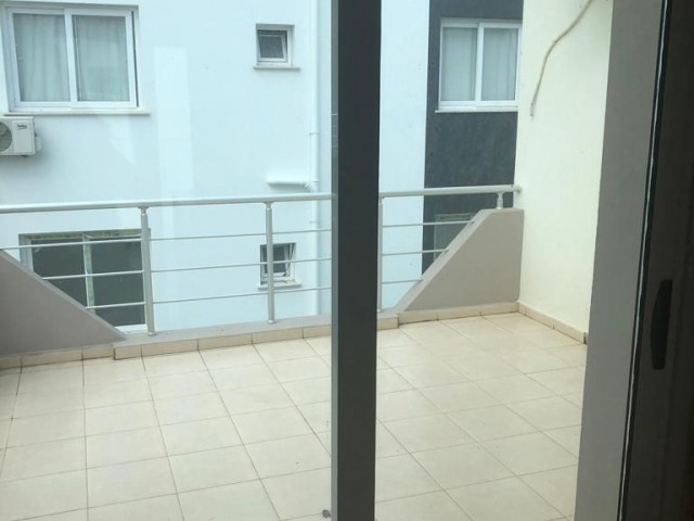 Gönyeli'de  Durakların Dibinde  Eşyalı 2+1 (100m2) Kiralık Penthouse   18 Hazirandan sonra müsait