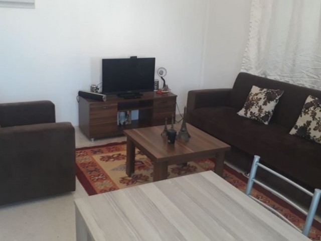 Girne Dikmen'de Full Eşyalı 2+1 Öğrenciye Kiralık Daire- Durak Dibi