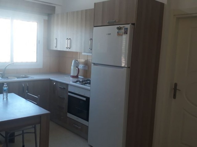 Girne Dikmen'de Full Eşyalı 2+1 Öğrenciye Kiralık Daire- Durak Dibi