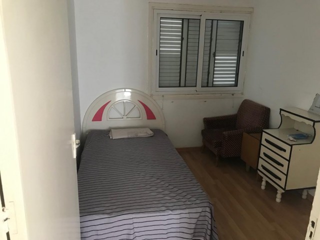 Göçmenköy'de Önde Ve Arkada Bahçeli Eşyalı Kiralık Villa 