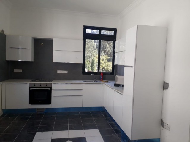 Flat To Rent in Kumsal, Nicosia