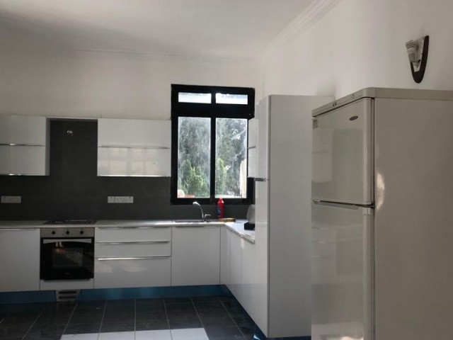 Flat To Rent in Kumsal, Nicosia