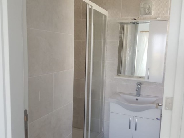 Girne Alsancak'ta 3+1 (140m2) Mükemmel Dağ Ve Deniz Manzaralı Alsancak Merit Hotellere Yürüyüş Mesafesinde Full Eşyalı Aylık ödemeli Daire Kiralıktır