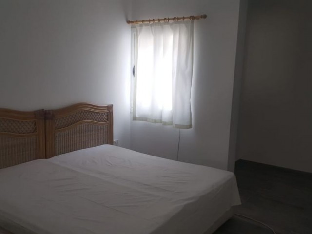 Girne Alsancak'ta 3+1 (140m2) Mükemmel Dağ Ve Deniz Manzaralı Alsancak Merit Hotellere Yürüyüş Mesafesinde Full Eşyalı Aylık ödemeli Daire Kiralıktır