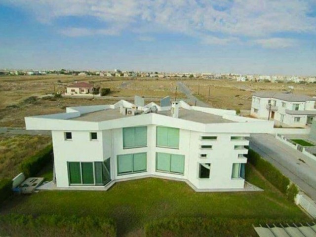 A 330 m2 Villa Offering an ULTRA LUX Living Opportunity in Famagusta! +90 542 861 62 72 - +90 533 843 21 39 ( Fatoş) Is Open For Exchange With a Villa With A View In the Kyrenia Region ** 