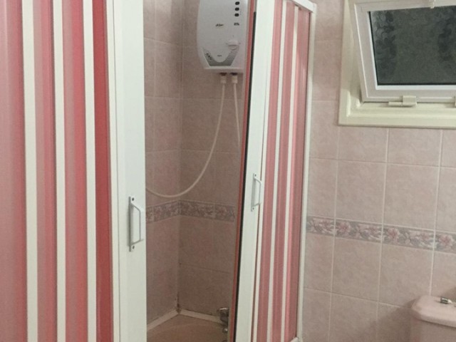 Yenişehir'de Merkezi Konumda Duraklara Yakın Geniş Ve Ferah 3+1 135m2 Kiralık Daire 