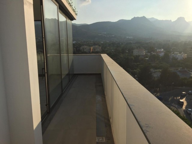 Qualität und Luxus im Hotelkomfort in der prestigeträchtigsten Residenz von Kyrenia ! (2+1) (3+1) und Penthouse-Optionen. ** 