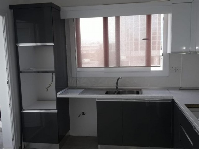 Ortaköy'de Eşyasız 1 Klimalı( 2+1)   90 m2   Daire