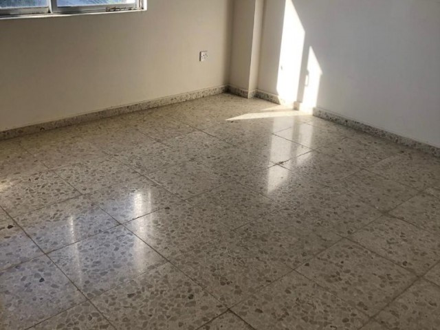 Marmara'da 3. Katta 150 m2  Kiralık Eşyasız Daire