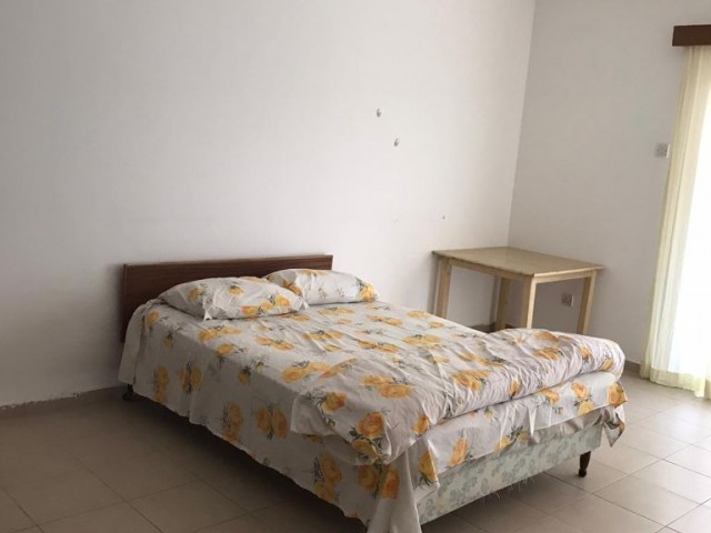 Girne Kaşgar'da 3+1 Eşyalı Dağ Deniz Manzaralı Kiralık Daire 