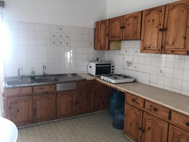 Girne Kaşgar'da 3+1 Eşyalı Dağ Deniz Manzaralı Kiralık Daire 