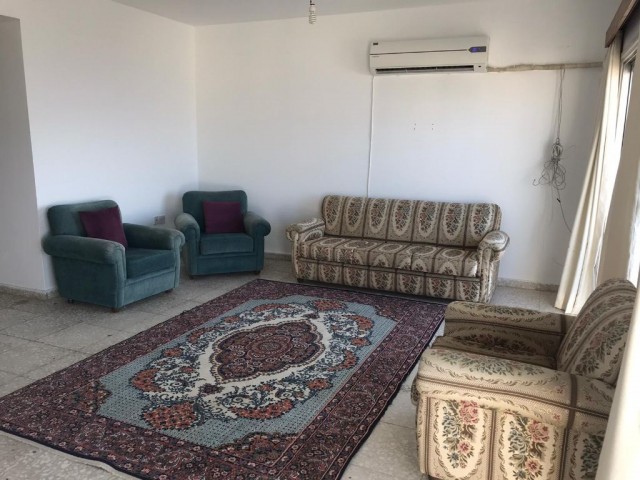 Girne Kaşgar'da 3+1 Eşyalı Dağ Deniz Manzaralı Kiralık Daire 