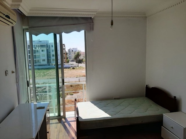 Gönyeli'de Eşyalı 3+1 Kiralık Daire