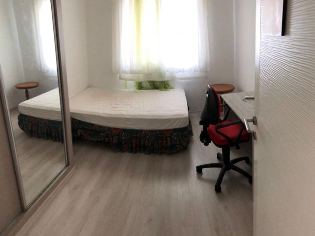 Gönyeli'de Balkonlu Asansörlü Full Eşyalı Kiralık Daire 