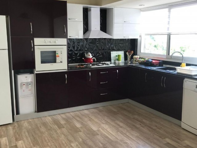 Flat For Sale in Köşklüçiftlik, Nicosia