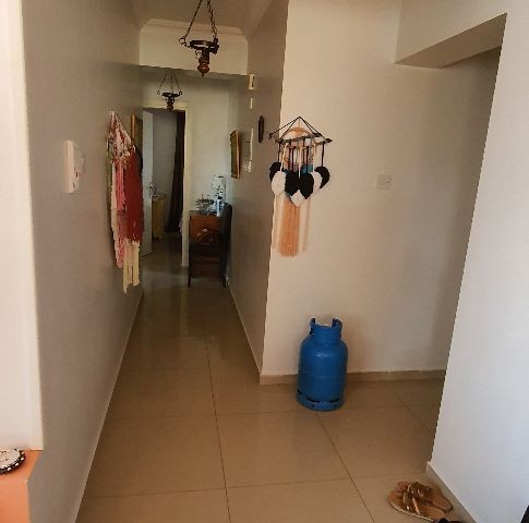 3+1 Wohnung Zum Verkauf Im Zentrum Von Kyrenia ** 