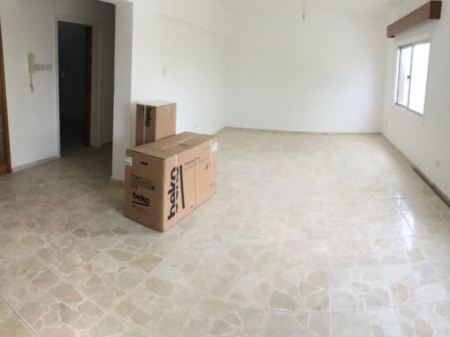 Flat To Rent in Köşklüçiftlik, Nicosia