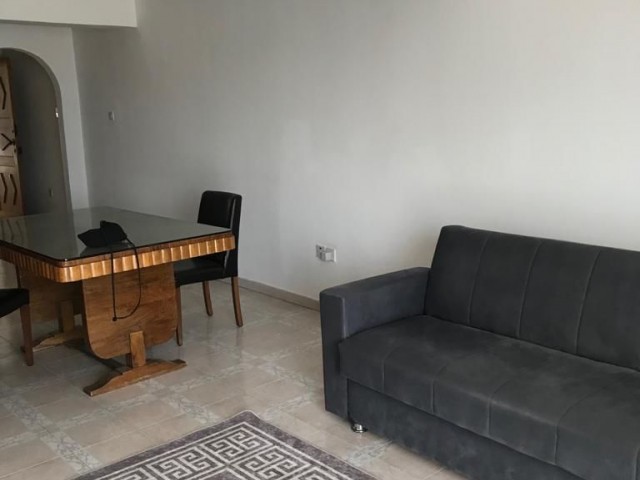 Köşklüçiftlik Dereboyu'nda  Durak Ve Markete Çok Yakın Full Eşyalı Asansörlü 3+1 (140m2)  Kiralık Daire 