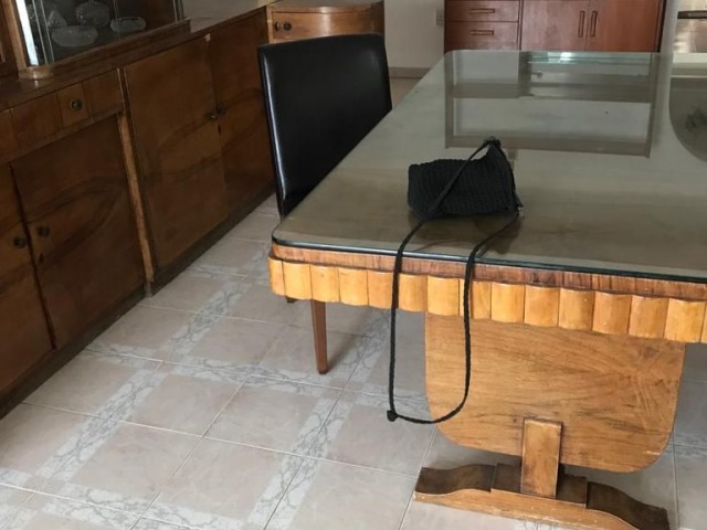 Köşklüçiftlik Dereboyu'nda  Durak Ve Markete Çok Yakın Full Eşyalı Asansörlü 3+1 (140m2)  Kiralık Daire 