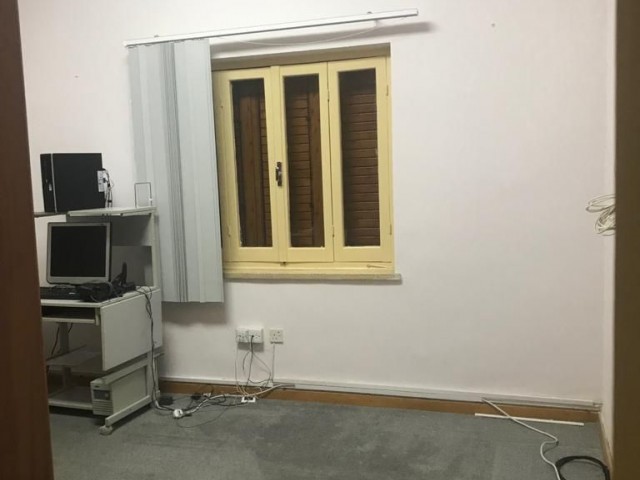 Detached House To Rent in Köşklüçiftlik, Nicosia