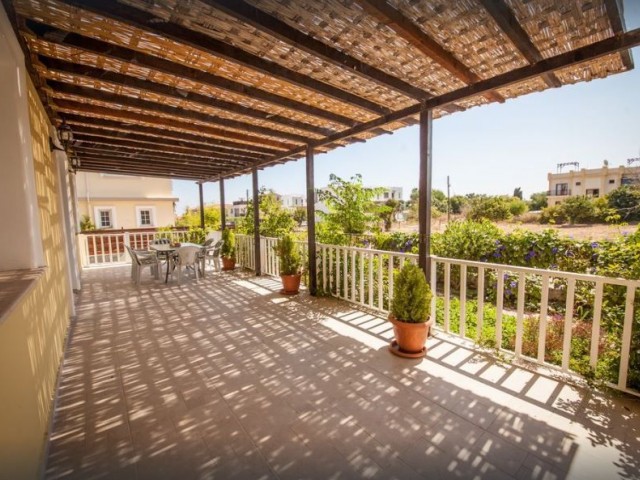 Girne' de Kiralık 3+1 Full Eşyalı Villalar !