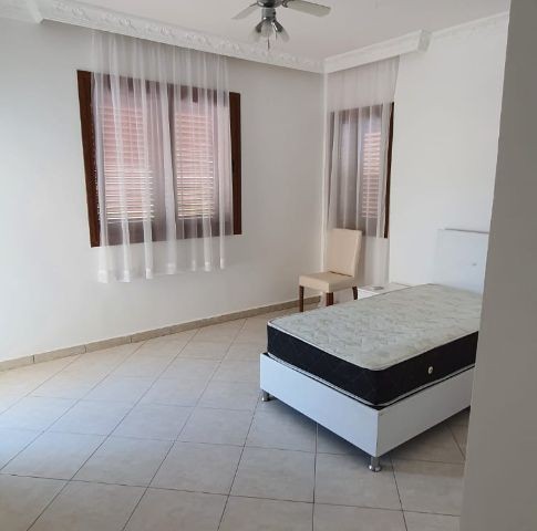 Flat To Rent in Karaoğlanoğlu, Kyrenia