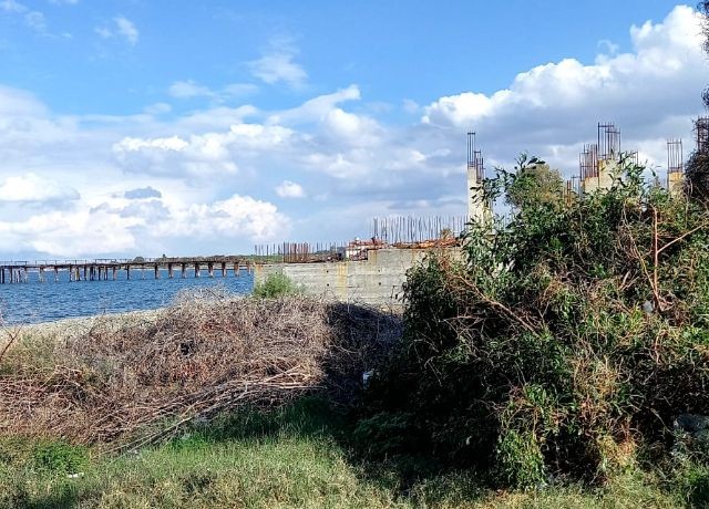 Lebiderya Land mit einem Projekt geeignet für den Bau von Schlafsälen oder Hotels direkt am Meer in einer großartigen Lage in gemikonagi ! Alle Genehmigungen Wurden Erteilt, Um Sofort Mit Dem Bau Zu Beginnen. ** 