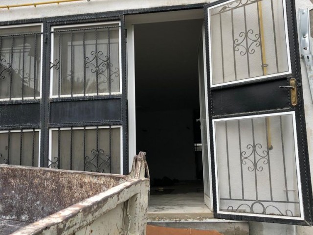  Lefkoşa Surlariçi- Girne Caddesinde Sendeli Kiralık Dükkan (Fiyatı Düştü)