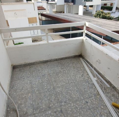 Girne Merkez'de 2+1 (Oscar Hotel Civarında)  Eşyalı Daire