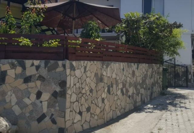 Girne - Alsancak'ta Dağ, Deniz Manzaralı 1+1 ve 3+1 Beraber Satış KELEPİR FİYATA Dubleks Evler ! 