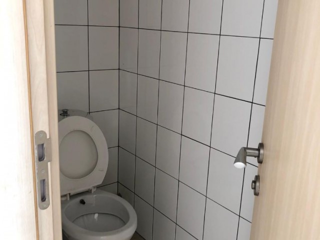 55 m2 in kucukkaymakli, monatlich bezahlter Mietladen (wird neu renoviert ! ) ** 