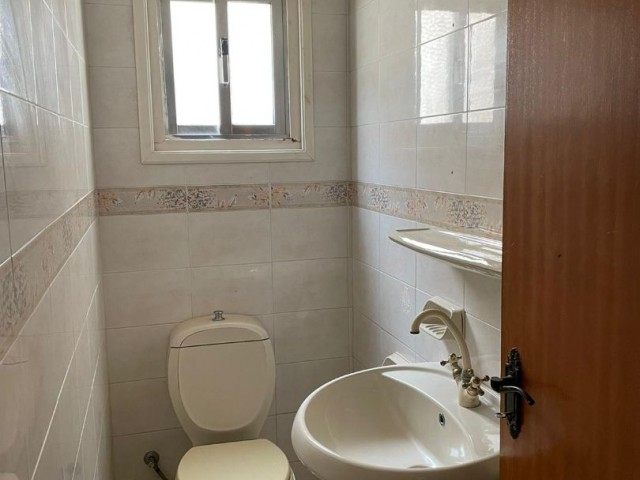 Gönyeli'de  Kiralık 3+1 Eşyasız Daire ( Aylık Ödemeli )