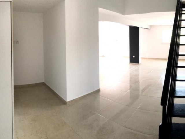 Office To Rent in Köşklüçiftlik, Nicosia