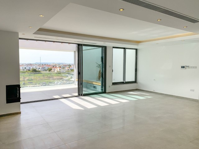 Penthouse To Rent in Metehan, Nicosia