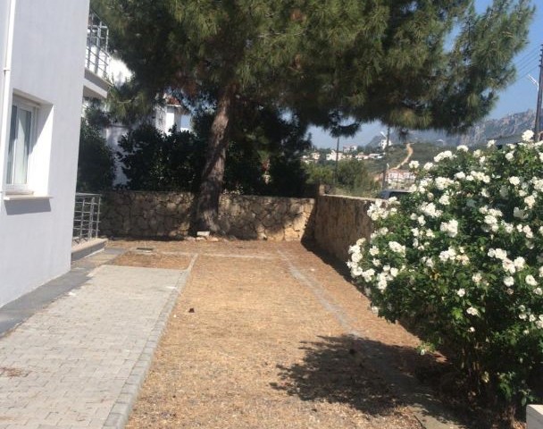 4 +1 Villa for Rent with Private Pool in Alsancak ** 