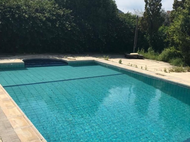 3+1 freistehende Villa mit privatem Pool in einer schönen und anständigen Nachbarschaft in Kyrenia -