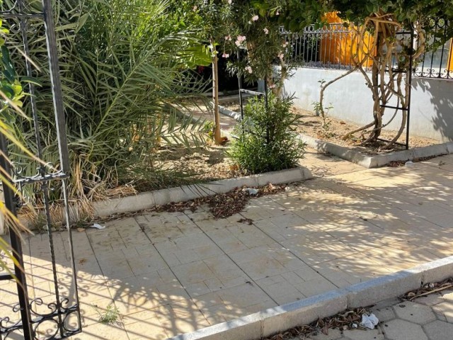 Detached House For Sale in Küçük Kaymaklı, Nicosia