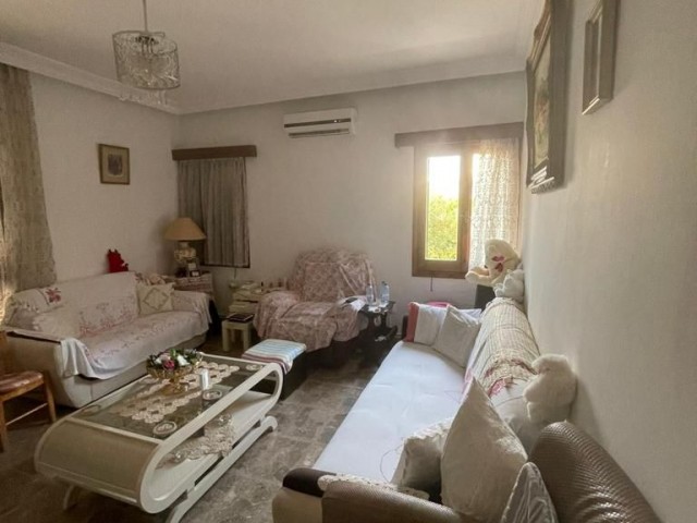 Edremit'te Ana Cadde Üzerinde TÜRK MALI 4+1 Satılık Müstakil Villa KELEPİR FİYATA ! 1310 m2 arazi içerisinde