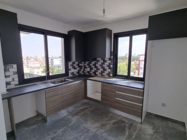 3+1 Penthouse zu verkaufen in Nikosia kleine Kaymakli ** 