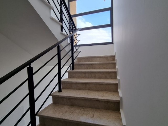 3+1 Penthouse for Sale in Küçük Kaymaklı, Nicosia ** 