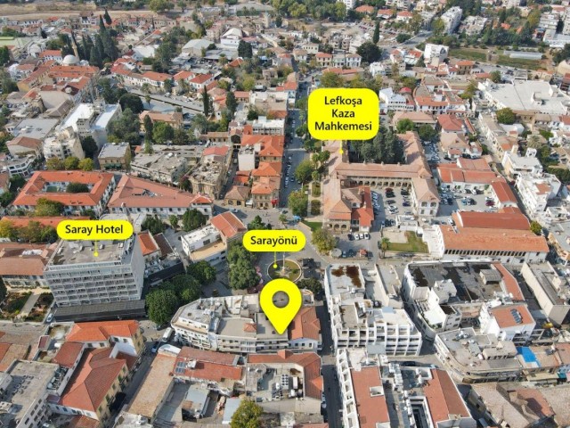 Komplette Gebäude ( 9 Geschäfte und Wohnungen) zum Verkauf im Zentrum in prächtiger Lage in Nikosia Sarayönü geeignet für den Einsatz als Boutique Hotel/ Universität / Holding/ Arbeitsplatz/ Wohnheim/ Bank ** 