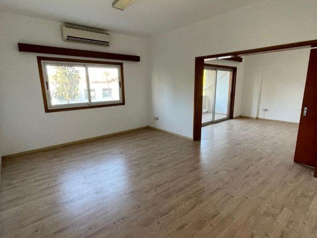 Commercial Rental 4+1 Office with High Signage Value in Köşklüçiftlik/Dereboyu ** 