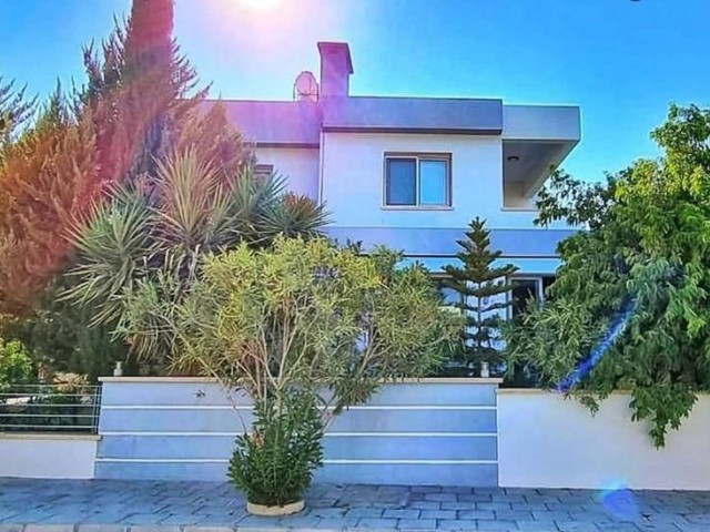 4+2 Villa Mit Großem Garten Zum Verkauf In Nikosia-Kermiya ** 