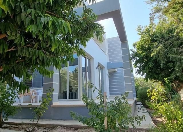 4+2 Villa Mit Großem Garten Zum Verkauf In Nikosia-Kermiya ** 