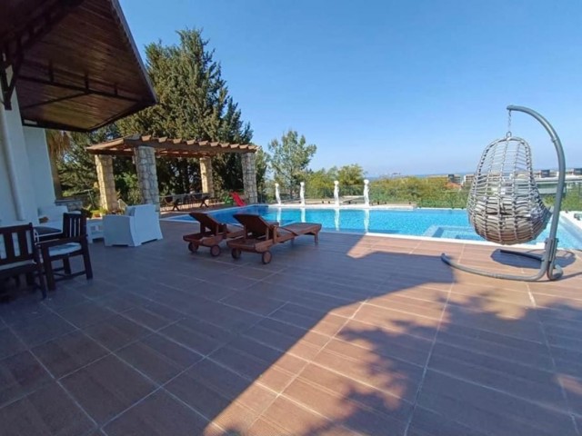 Voll Möblierte Villa Mit Täglichem Freistehendem Luxus - Privatpool In Kyrenia Zeytinlik! ** 