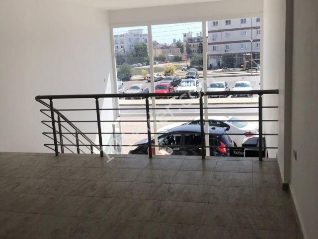 Lefkoşa Taşkınköy'de Park Yeri Mevcut Kiralık Dükkan 